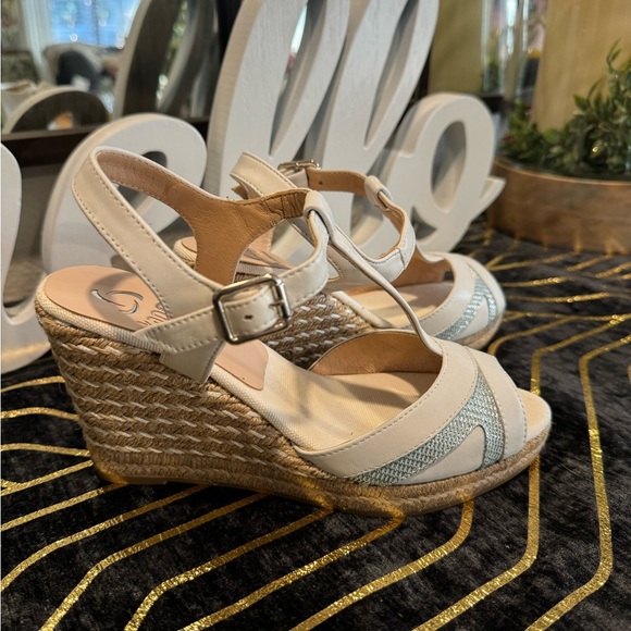 NEW Kanna made in Spain leather wedge sandals SIZE 6 - Picture 2 of 3